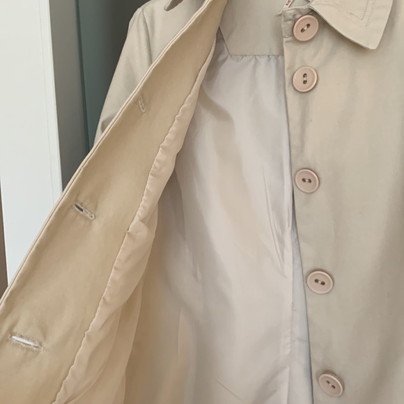Roxy Beige Trench Coat Med., 2 pockets, Pit to pit 191/2”,Length 35”,arm 241/2” - Picture 6 of 6